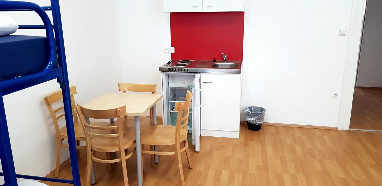 Easyroom Vienna - Low Budget Hostel Bagian luar foto