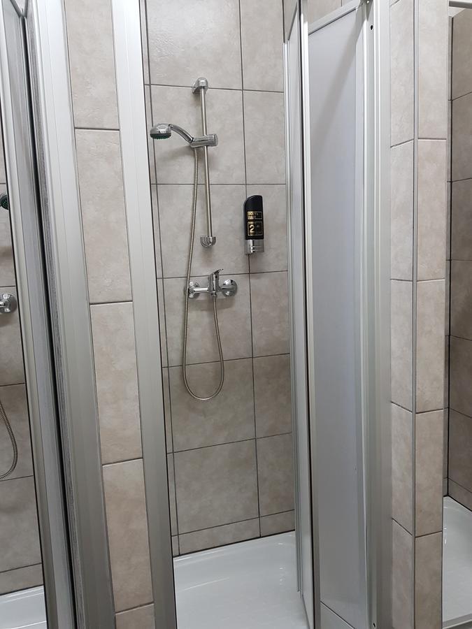 Easyroom Vienna - Low Budget Hostel Bagian luar foto
