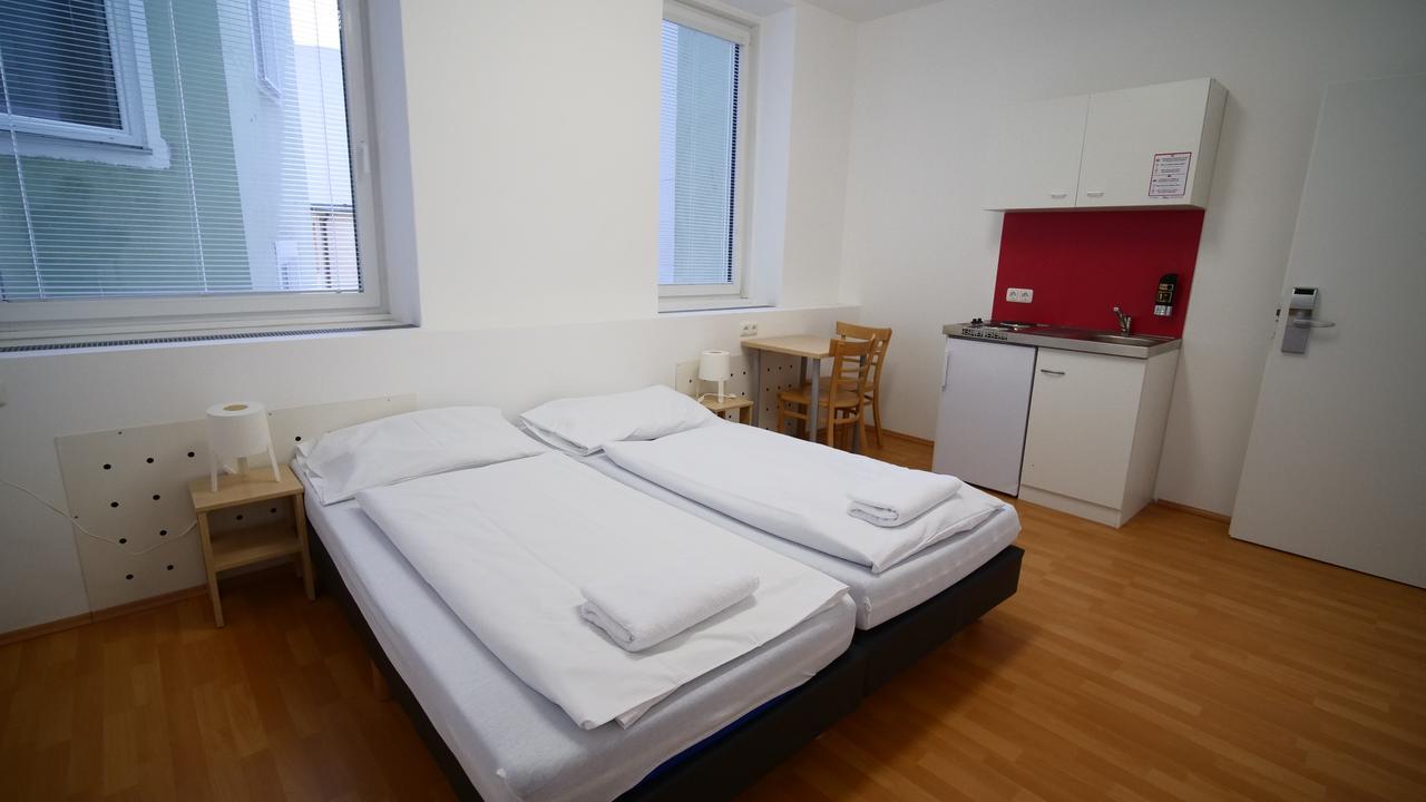 Easyroom Vienna - Low Budget Hostel Bagian luar foto